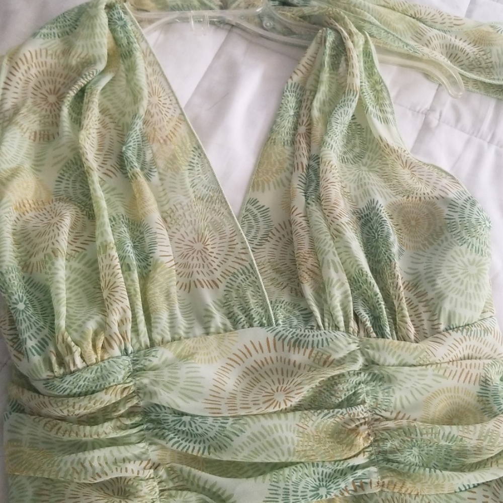 Halter dress - Picture 2 of 5